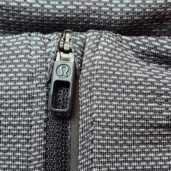 Lululemon Metal Vent Tech Half Zip Grey Light Weight Long Sleeve Top Large - Picture 11 of 15